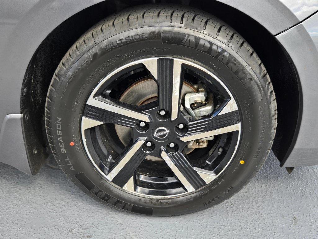 Used 2024 Nissan Sentra SV FWD image 9