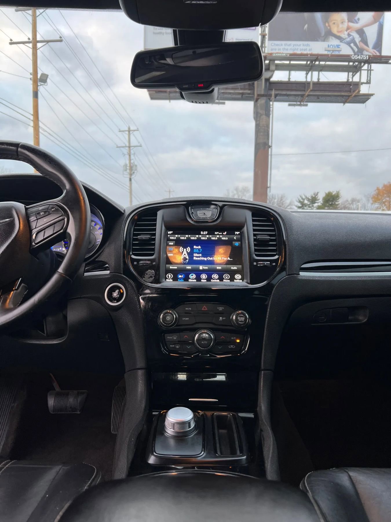 Used 2018 Chrysler 300 S image 12