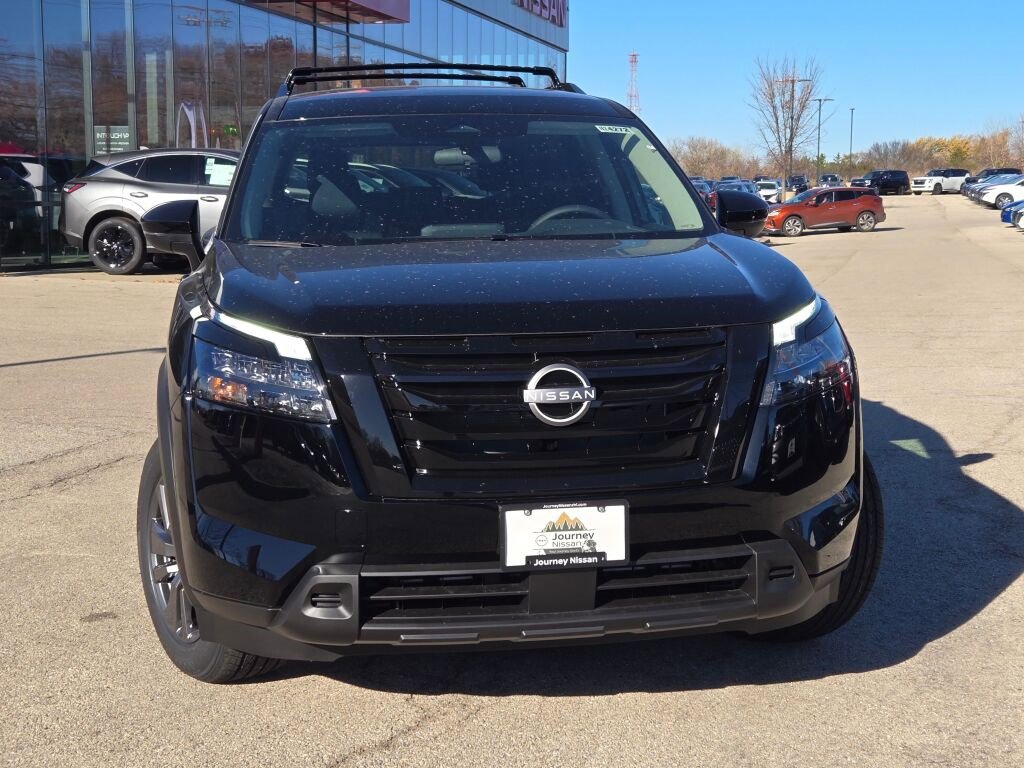 New 2025 Nissan Pathfinder SV w/ Black Appearance Package image 5