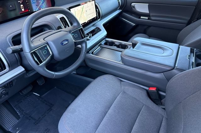 Used 2025 Ford Expedition Active AWD/4WD image 10