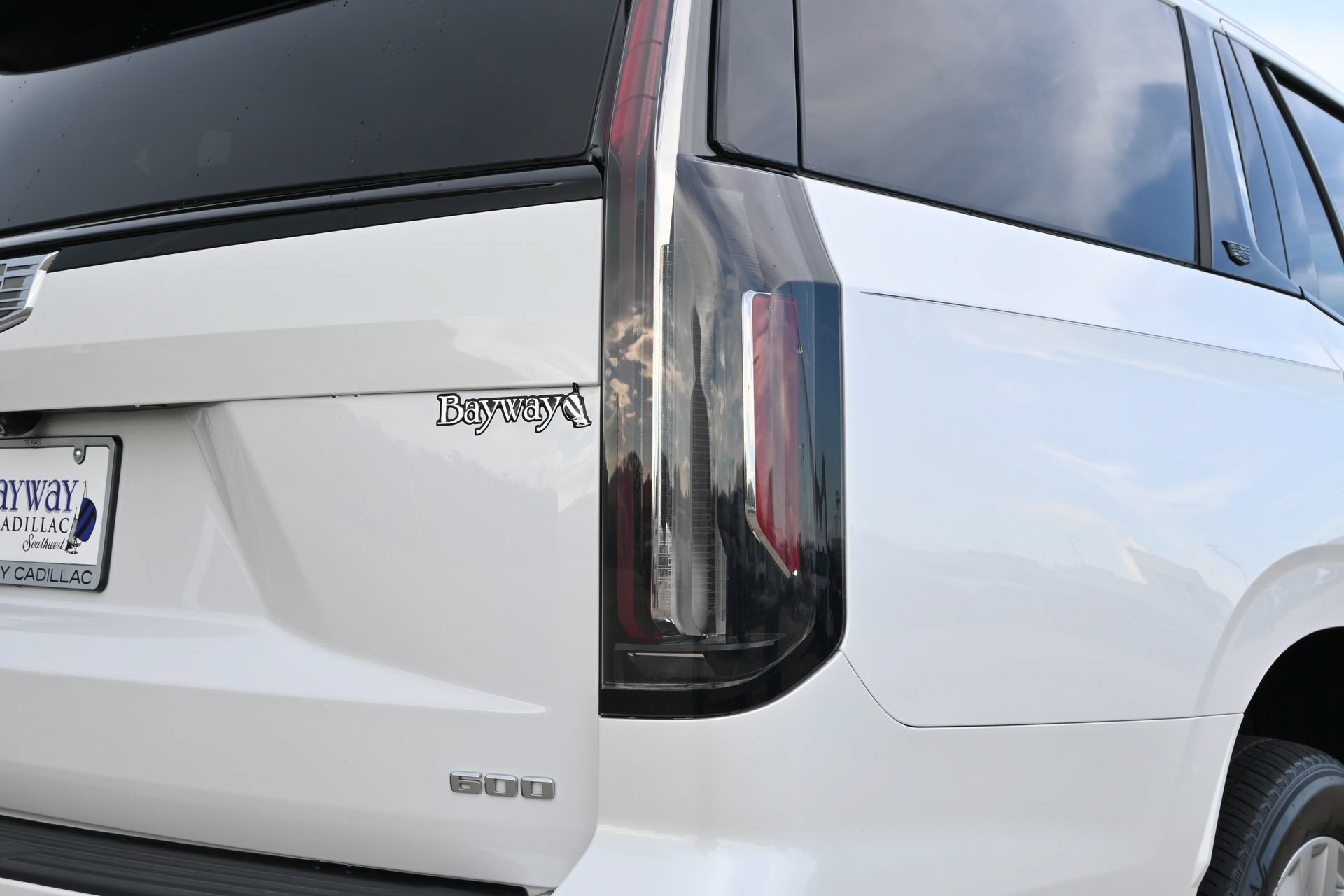 Used 2023 Cadillac Escalade Luxury w/ LPO, Floor Liner Package RWD image 21