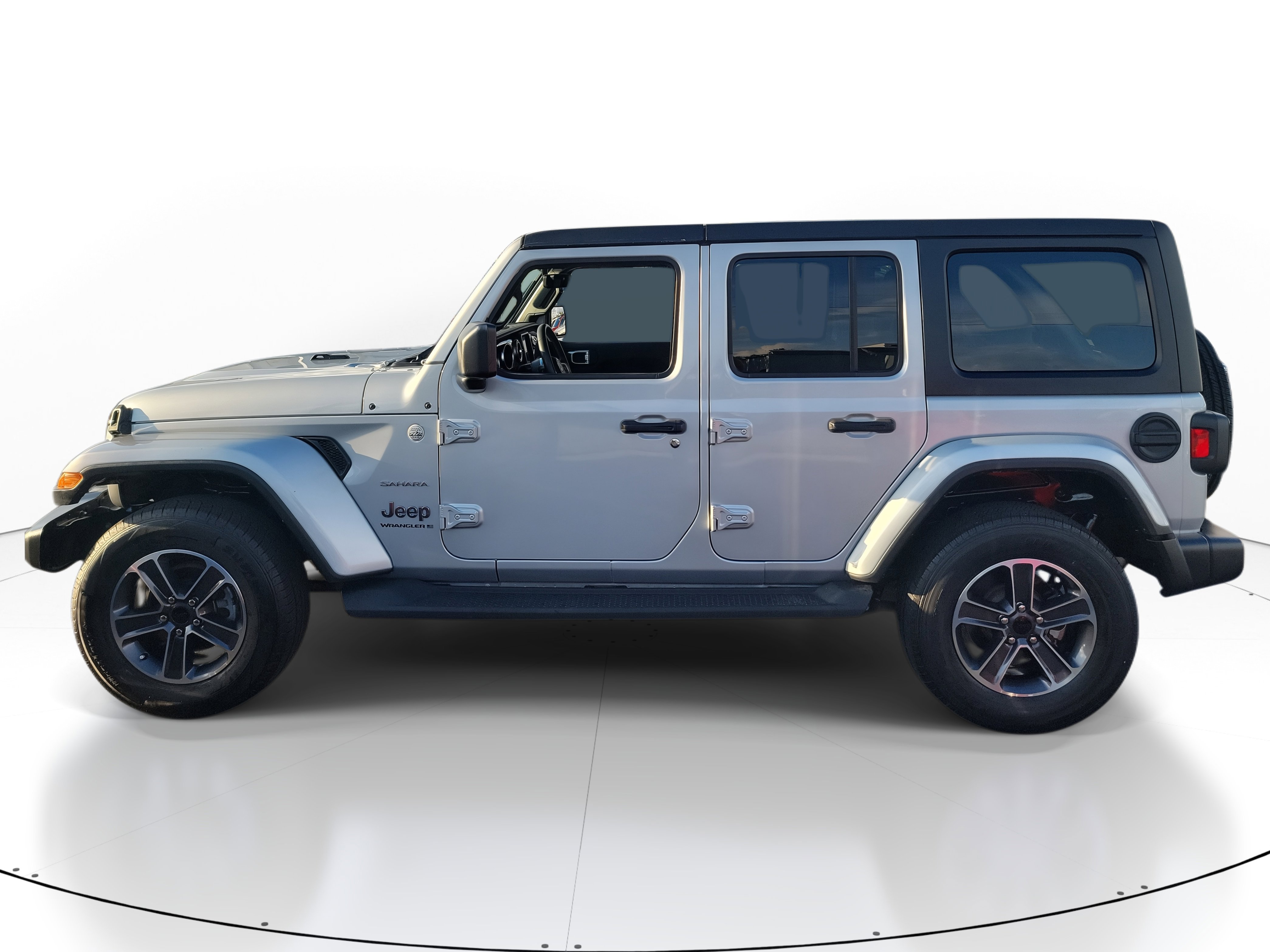 Used 2023 Jeep Wrangler Sahara image 3