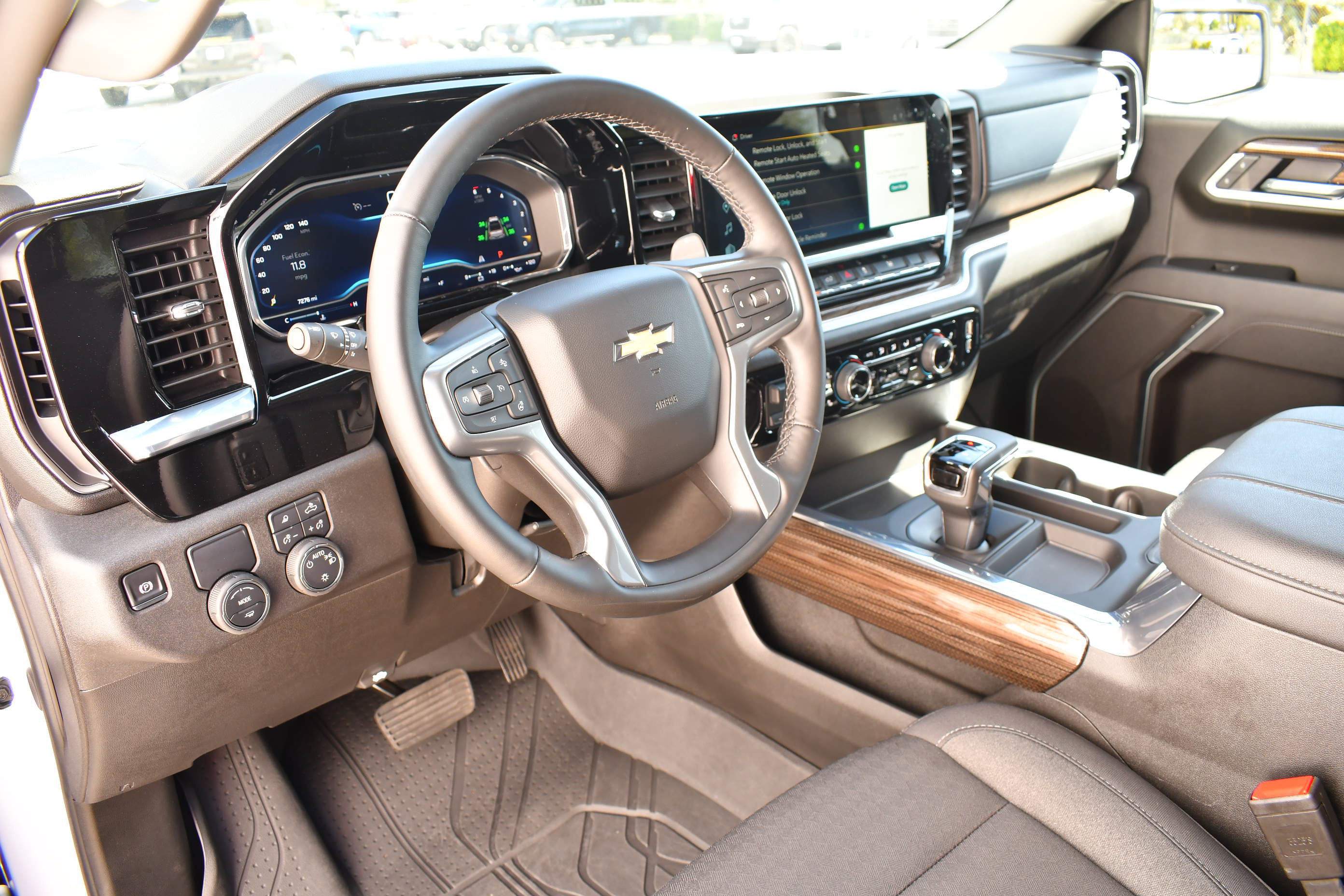 Used 2025 Chevrolet Silverado 1500 LT w/ Texas Edition Plus RWD image 17