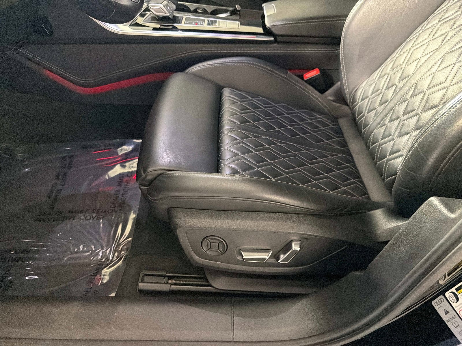 Used 2021 Audi S6 Prestige w/ Prestige Package image 39