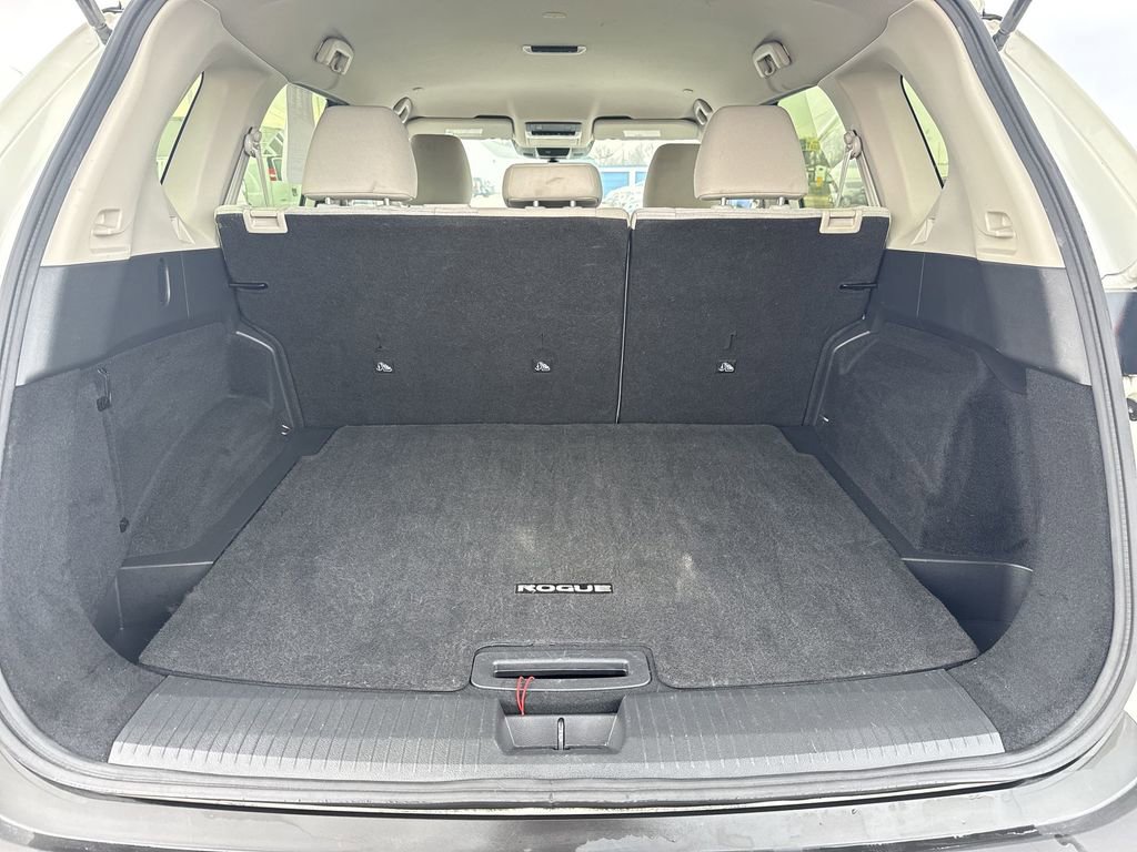 Used 2023 Nissan Rogue SV image 20