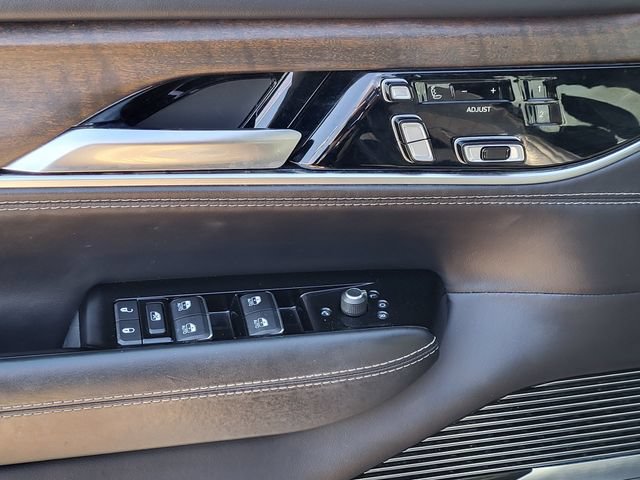Certified 2023 Jeep Grand Wagoneer Series II AWD/4WD image 8