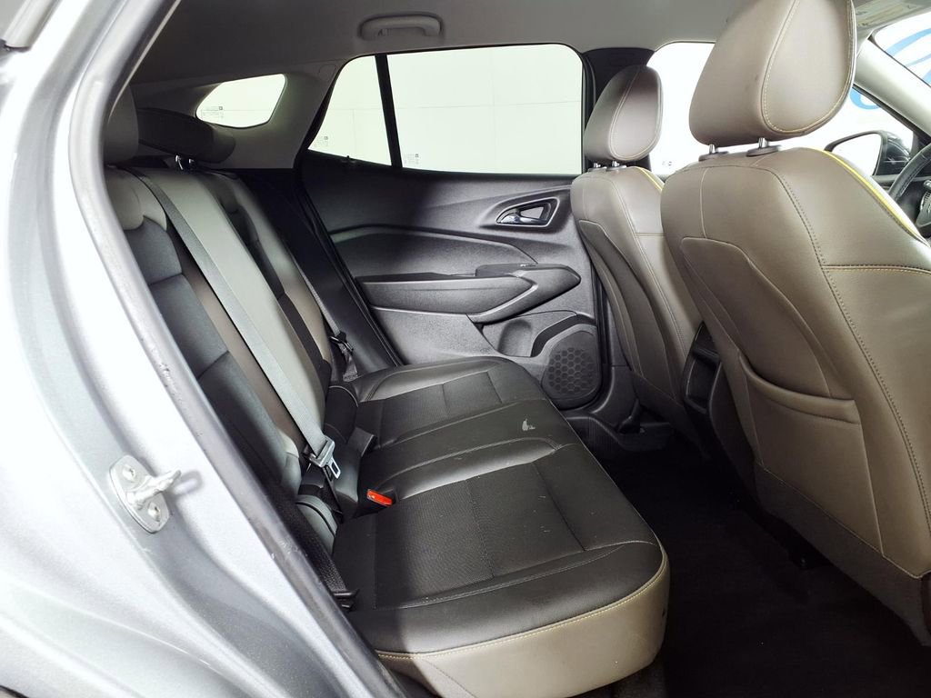 Used 2025 Chevrolet Trax ACTIV w/ Driver Confidence Package FWD image 12