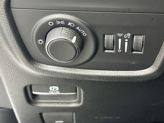 Used 2023 Jeep Grand Cherokee Altitude image 24