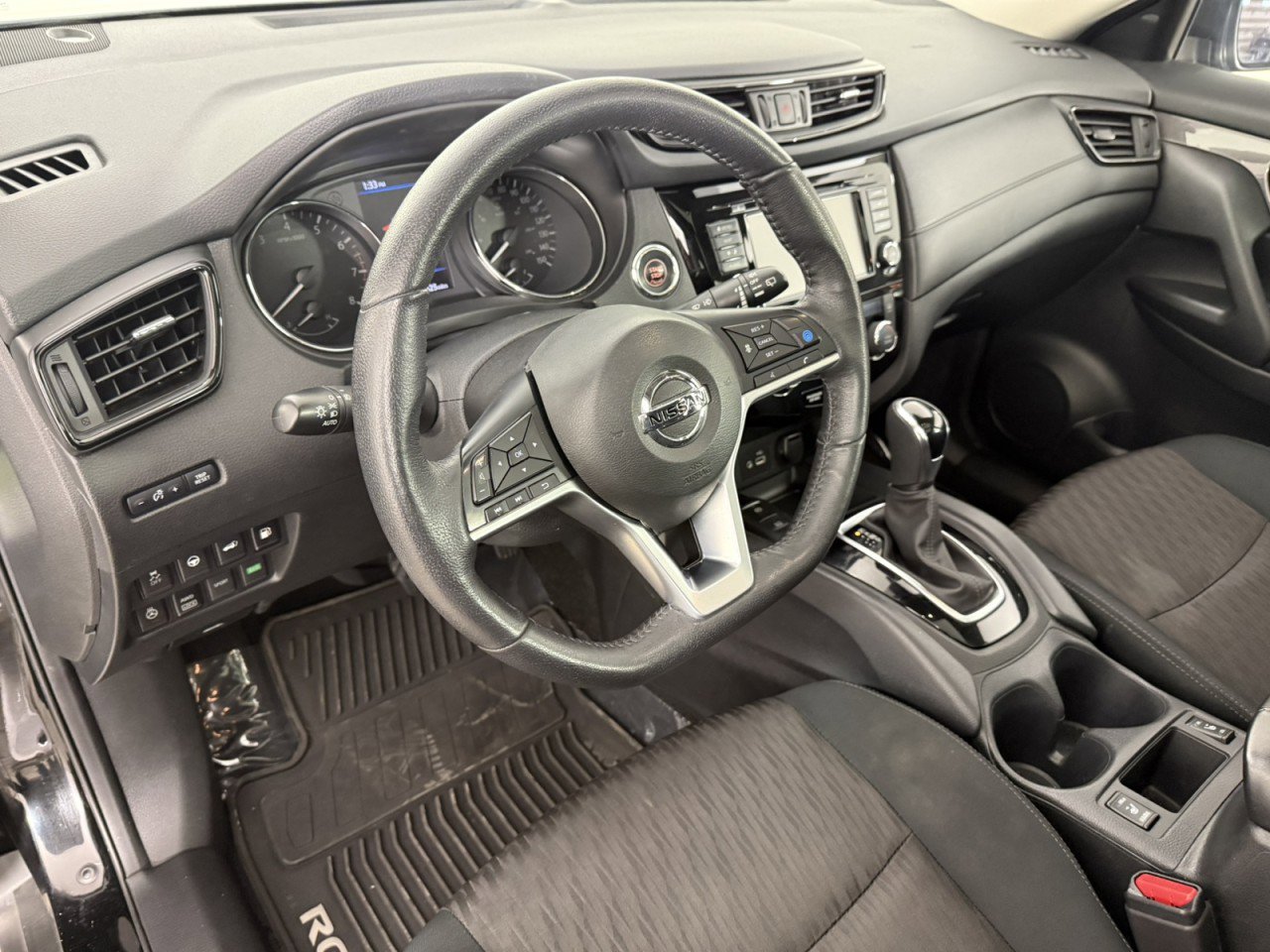 Used 2019 Nissan Rogue SV AWD/4WD image 14