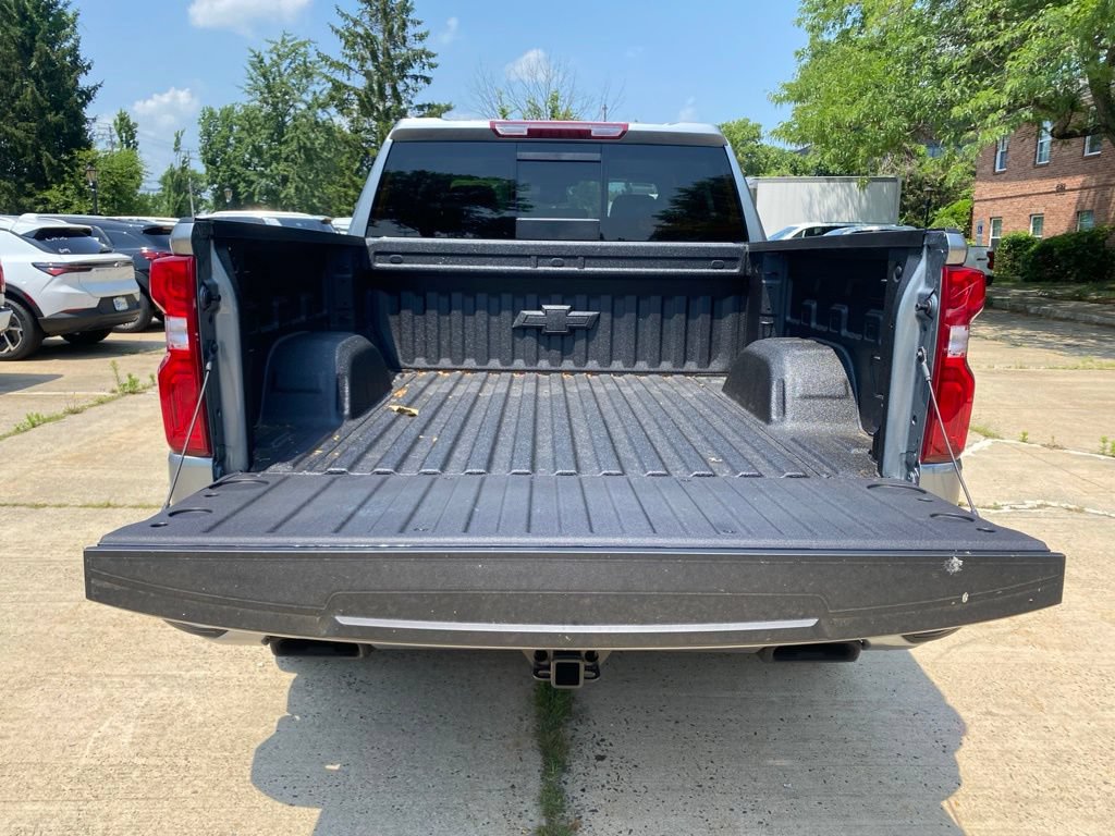 New 2026 Chevrolet Silverado 1500 RST w/ Dark Appearance Package AWD/4WD image 16