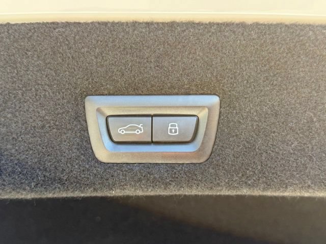 Certified 2023 BMW i7 xDrive60 AWD/4WD image 16