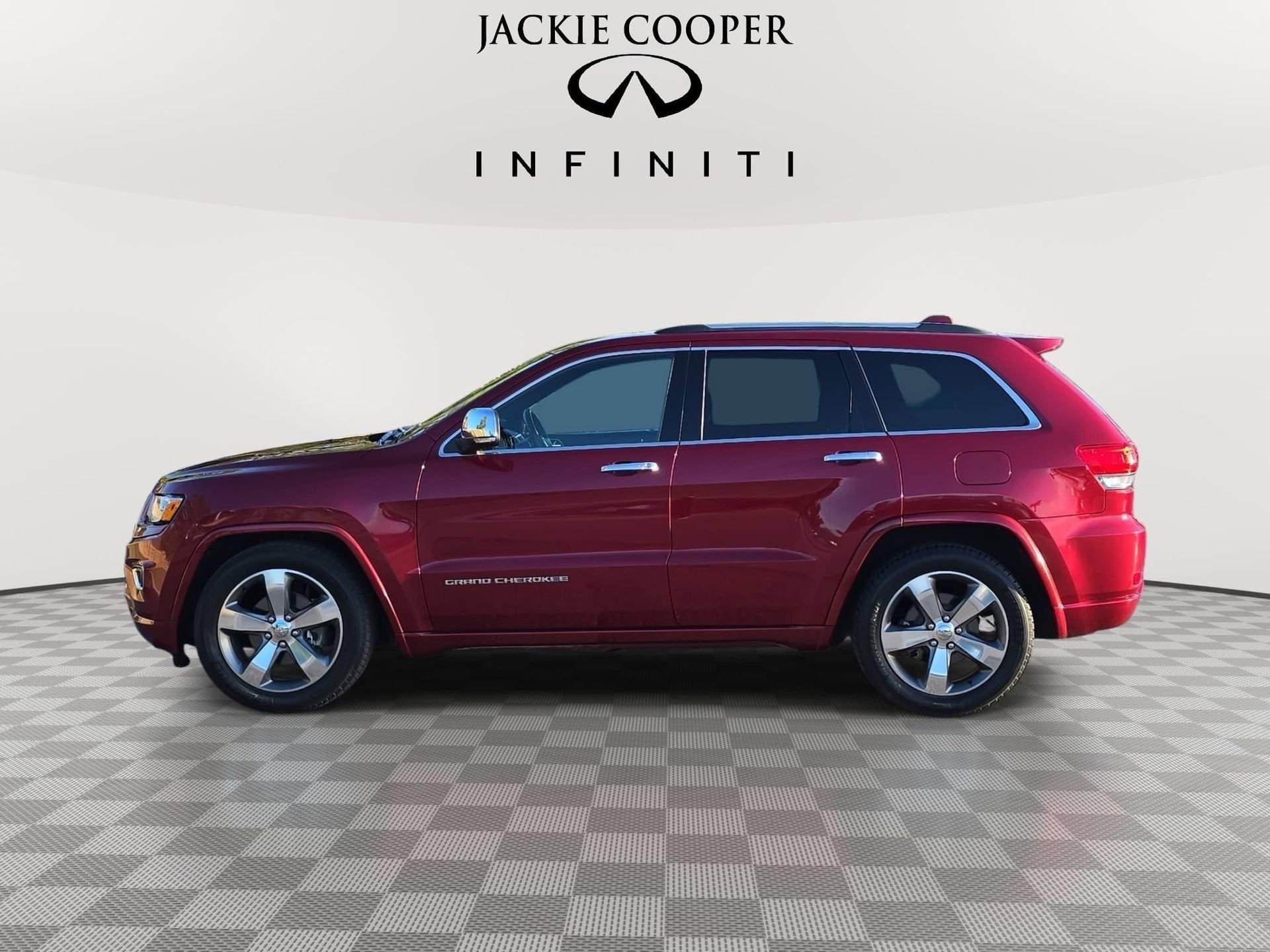 Used 2015 Jeep Grand Cherokee Overland AWD/4WD image 8