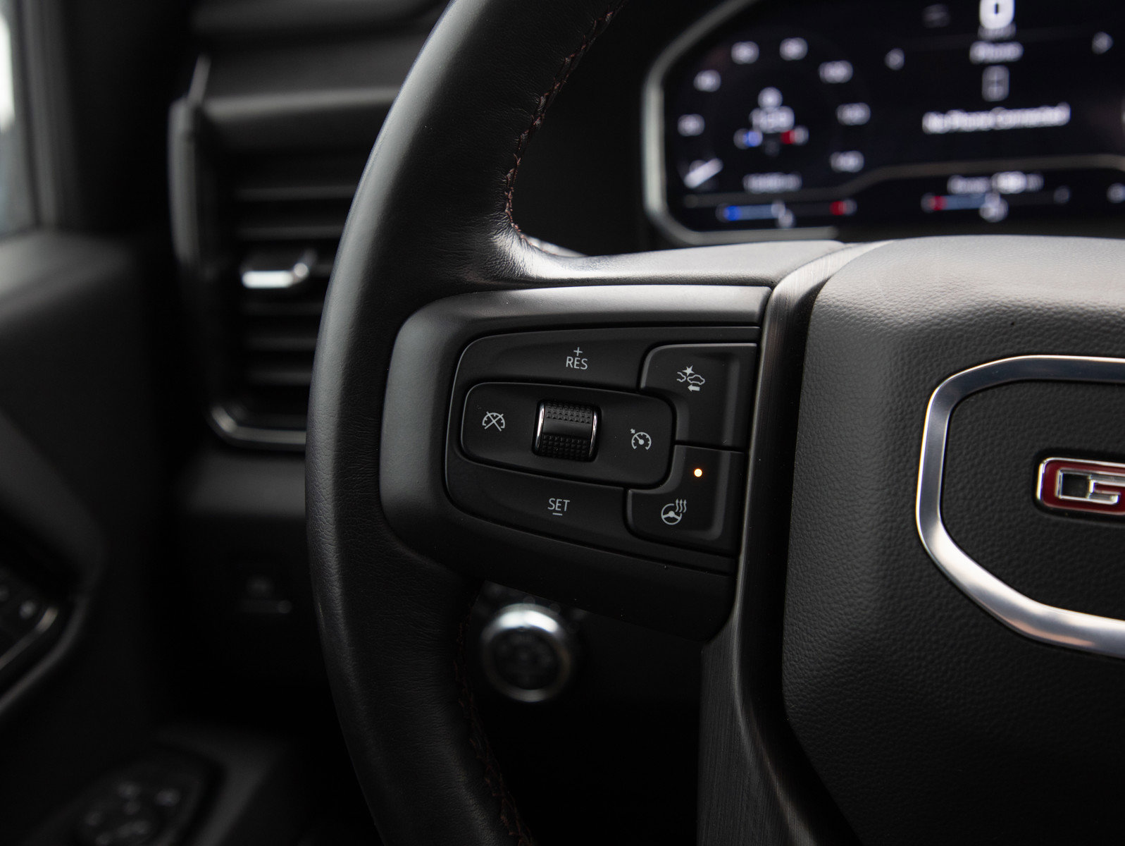 Used 2025 GMC Sierra 2500 AT4X image 27