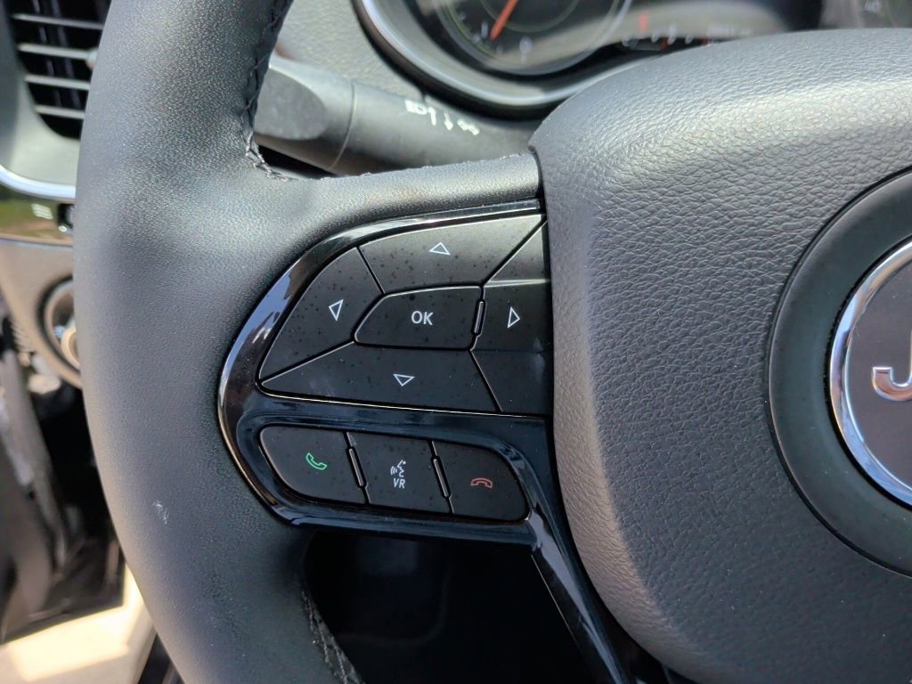 Used 2023 Jeep Cherokee Altitude Lux AWD/4WD image 17