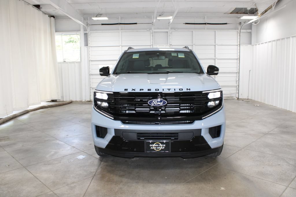 New 2027 Ford Expedition Max Platinum w/ Stealth Appearance Package RWD image 2