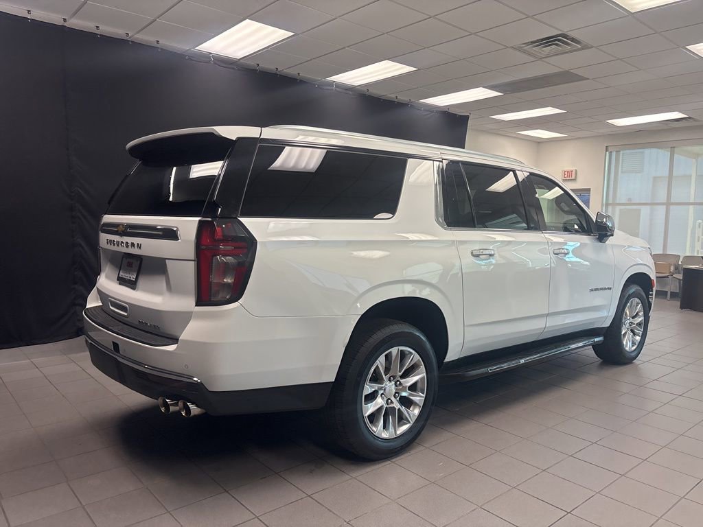 Used 2023 Chevrolet Suburban Premier image 3