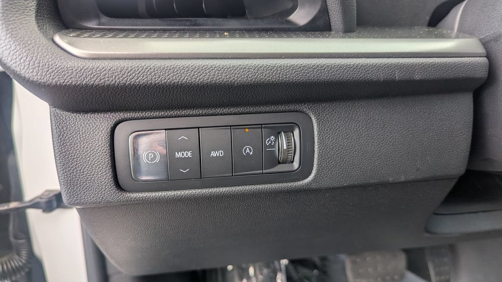 Used 2026 Chevrolet Traverse LT AWD/4WD image 14