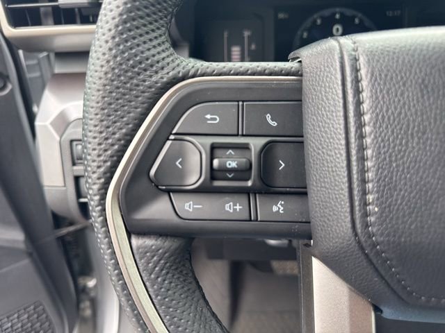 Used 2025 Toyota Tacoma SR5 w/ SR5 Upgrade Package AWD/4WD image 17