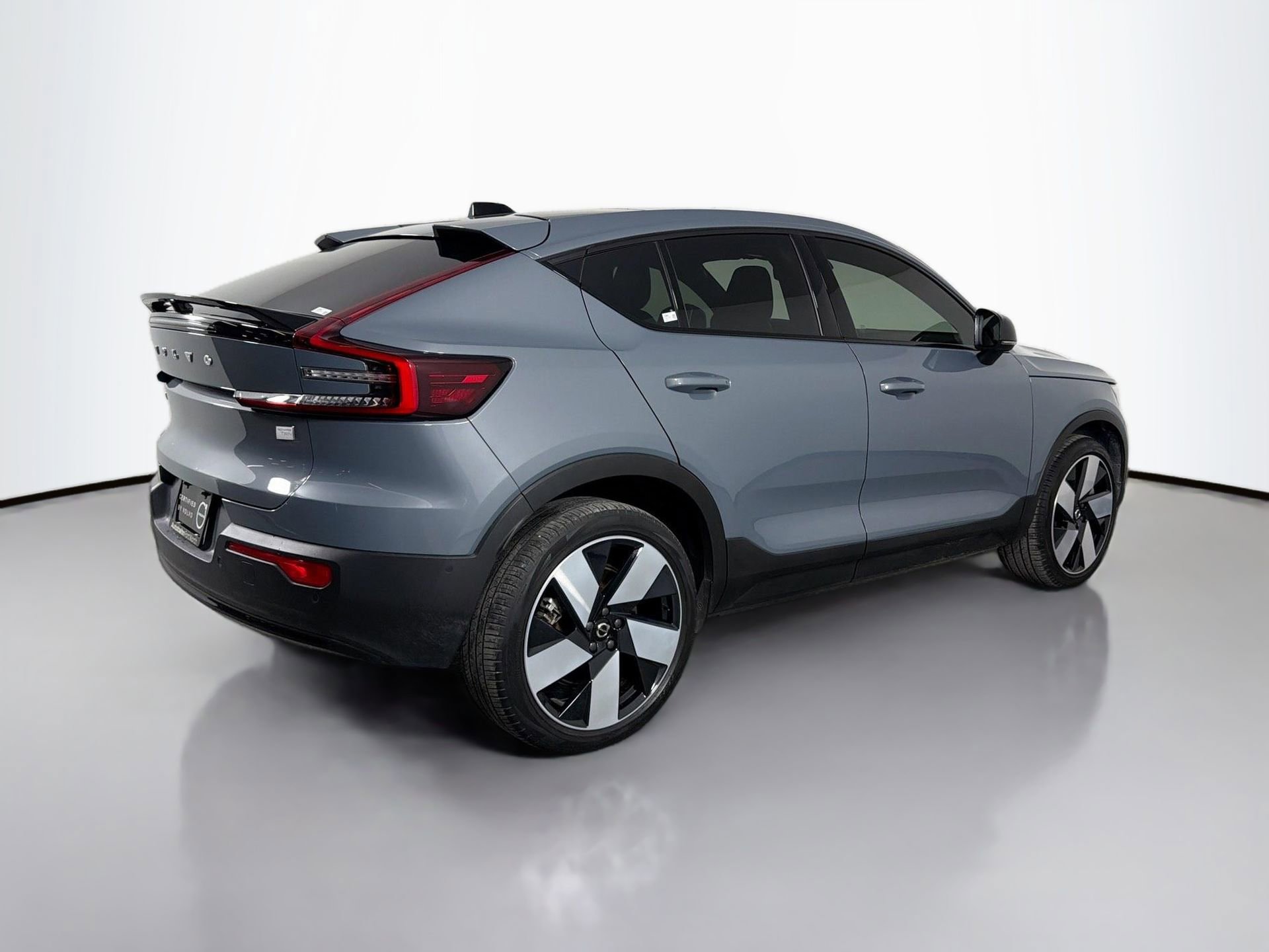 Certified 2023 Volvo C40 P8 Recharge Ultimate AWD/4WD image 6