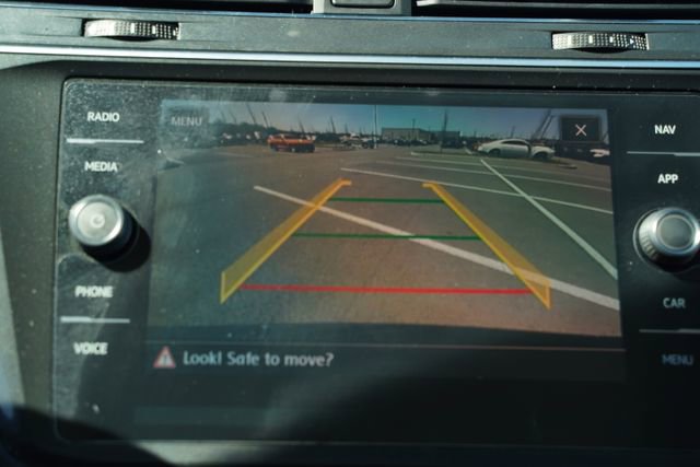 Used 2018 Volkswagen Tiguan SEL image 28