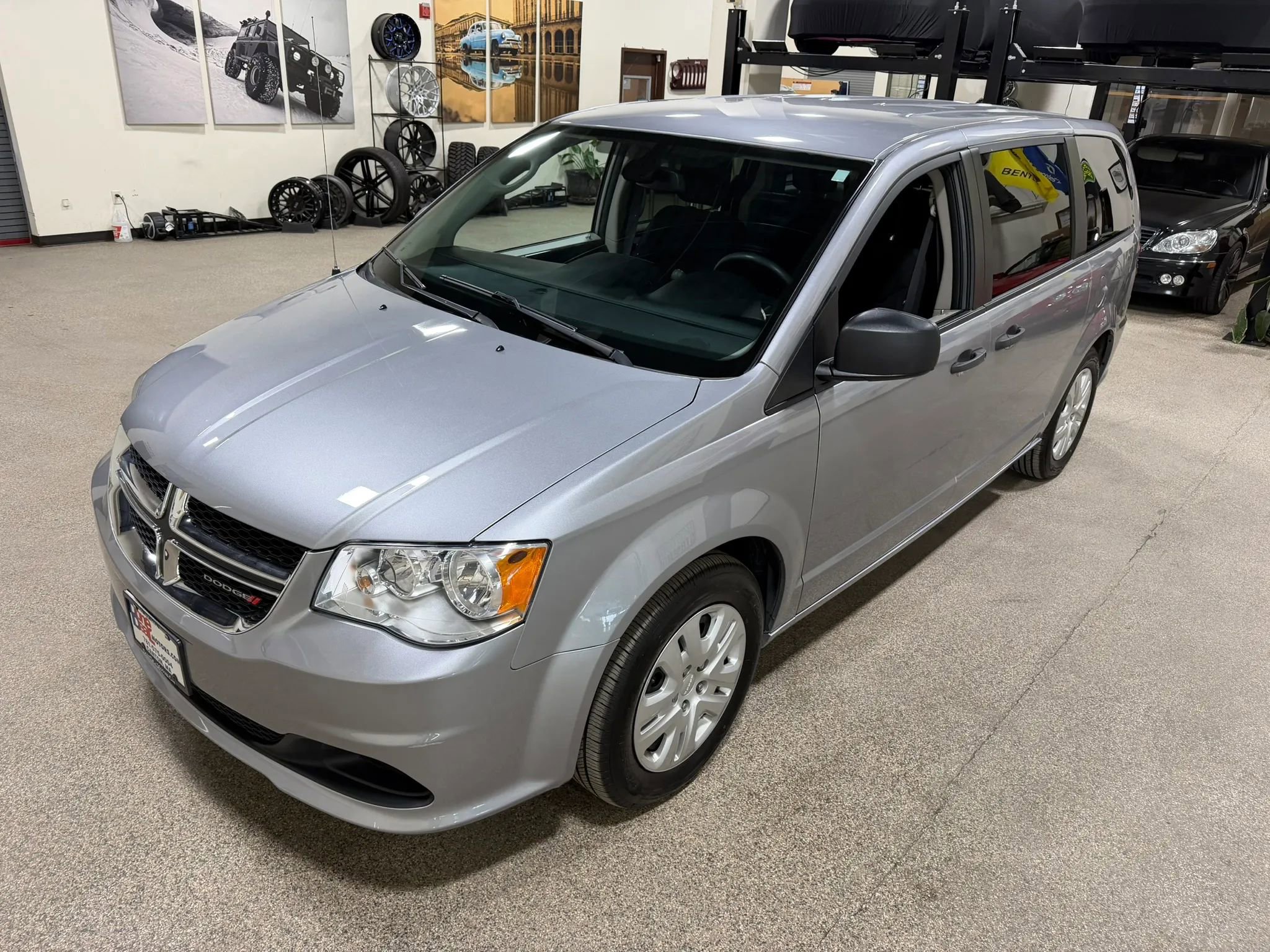Used 2019 Dodge Grand Caravan SE image 8