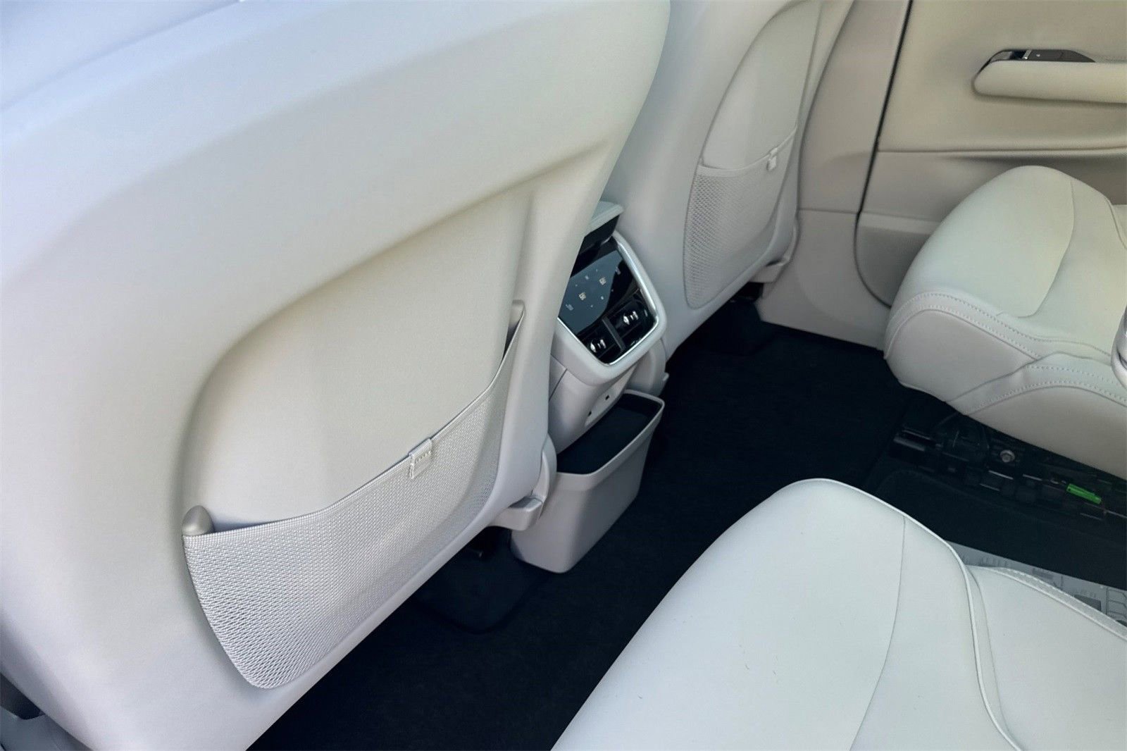 New 2025 Volvo EX90 Plus image 4