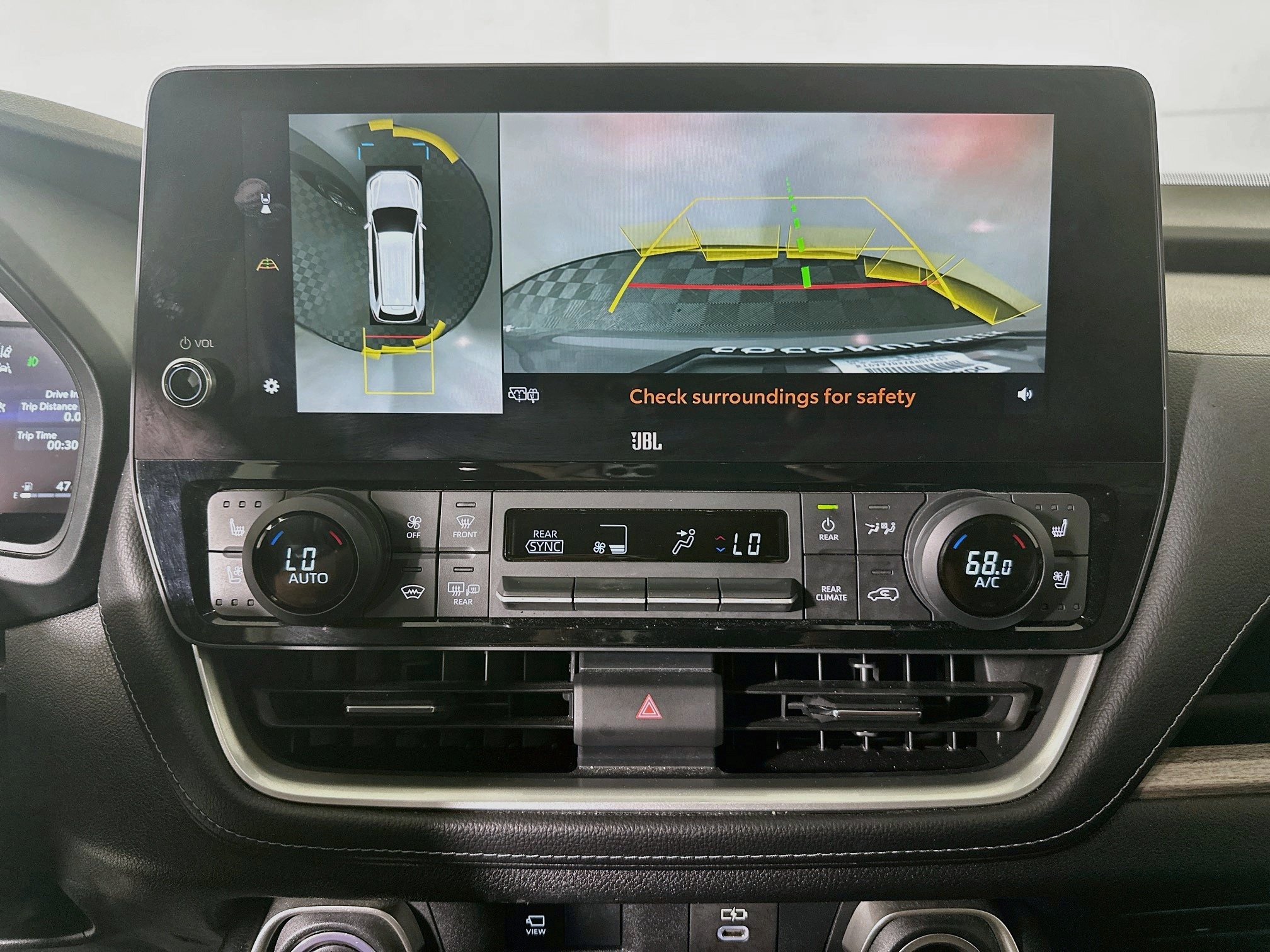 Used 2024 Toyota Grand Highlander AWD image 25