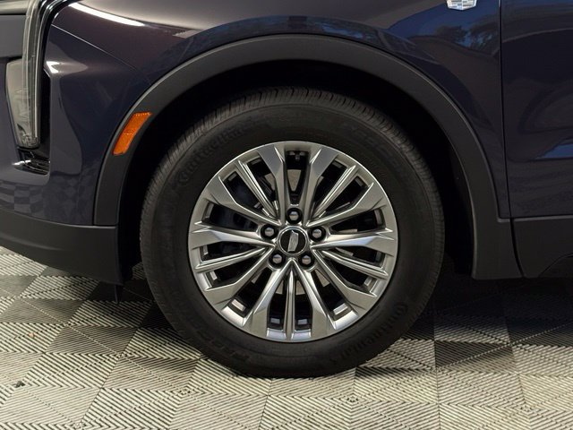 Used 2024 Cadillac XT4 Premium Luxury w/ Technology Package FWD image 13