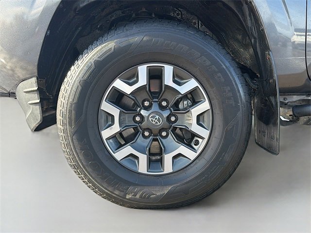 Used 2020 Toyota Tacoma SR image 40
