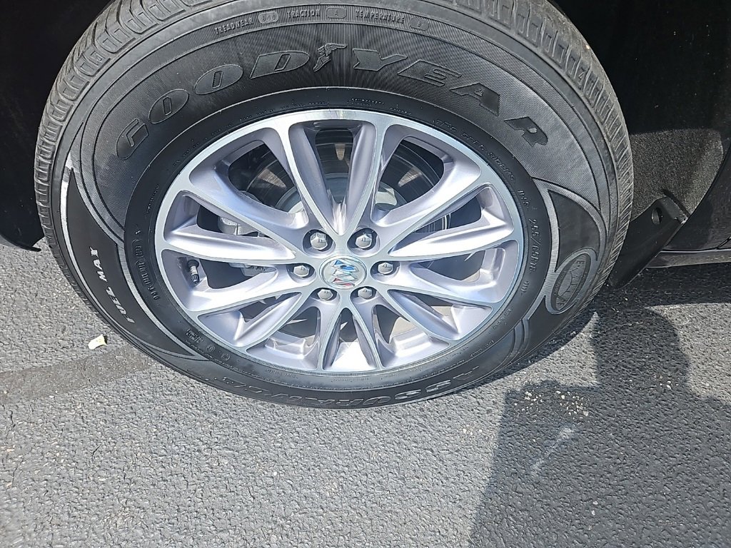 Used 2024 Buick Enclave Essence w/ Trailering Package, 5000 lbs. image 9