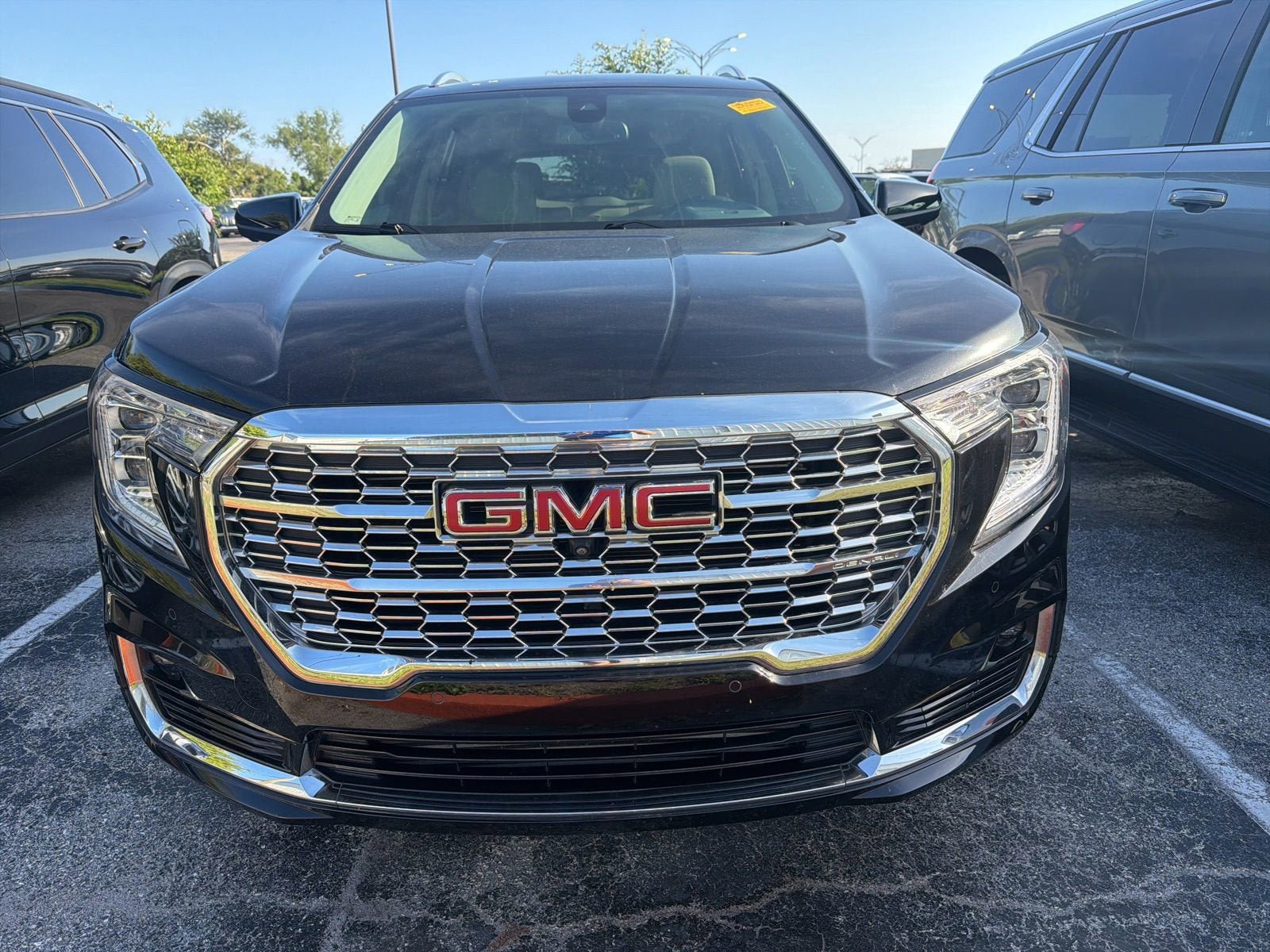 Used 2024 GMC Terrain Denali w/ Denali Premium Package AWD/4WD image 2