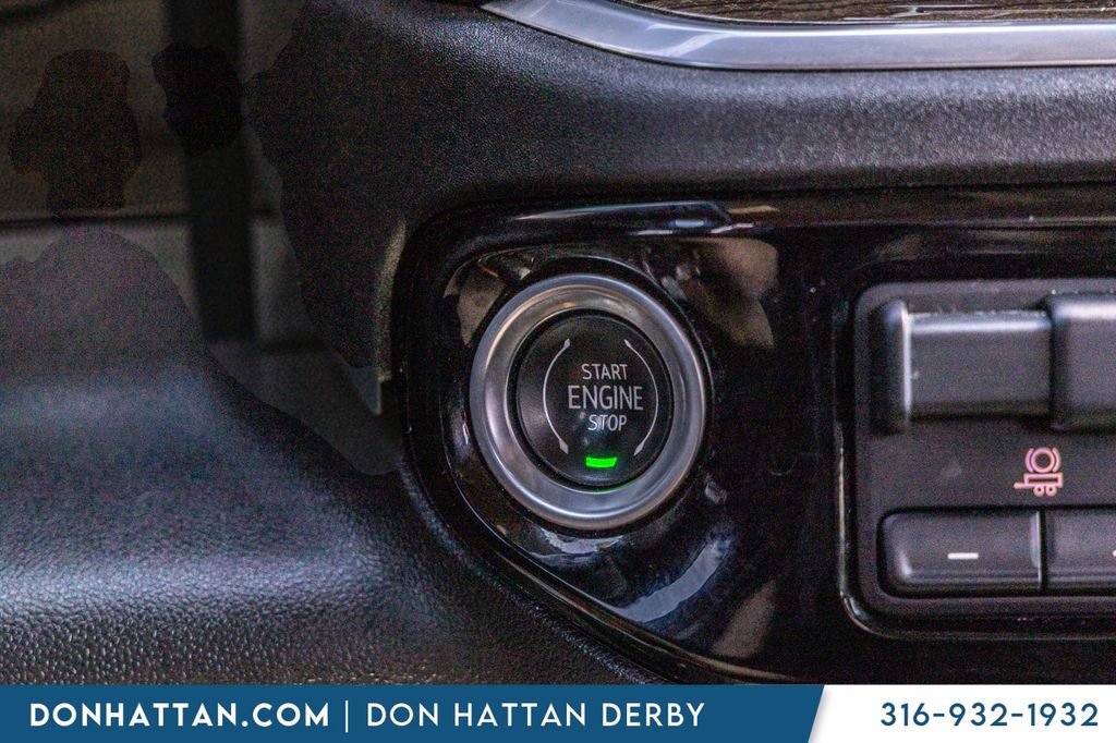 Used 2022 Chevrolet Silverado 1500 LT AWD/4WD image 15