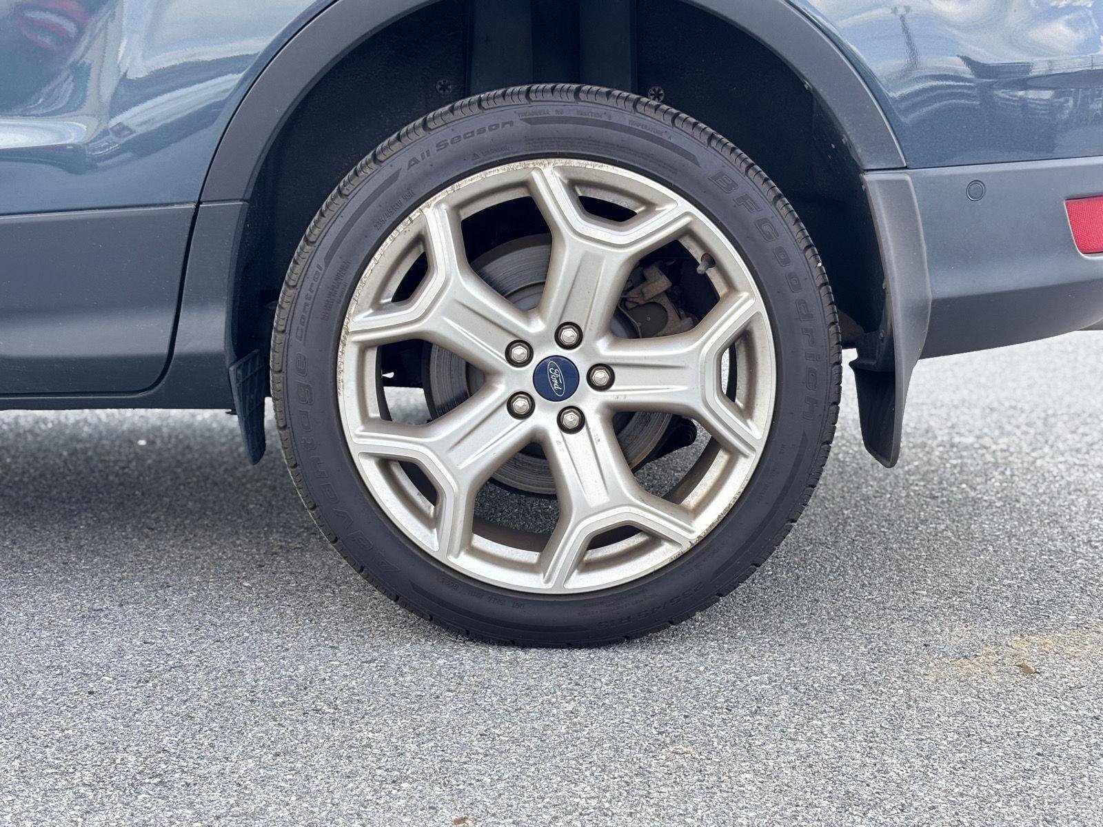 Used 2019 Ford Escape Titanium AWD/4WD image 5
