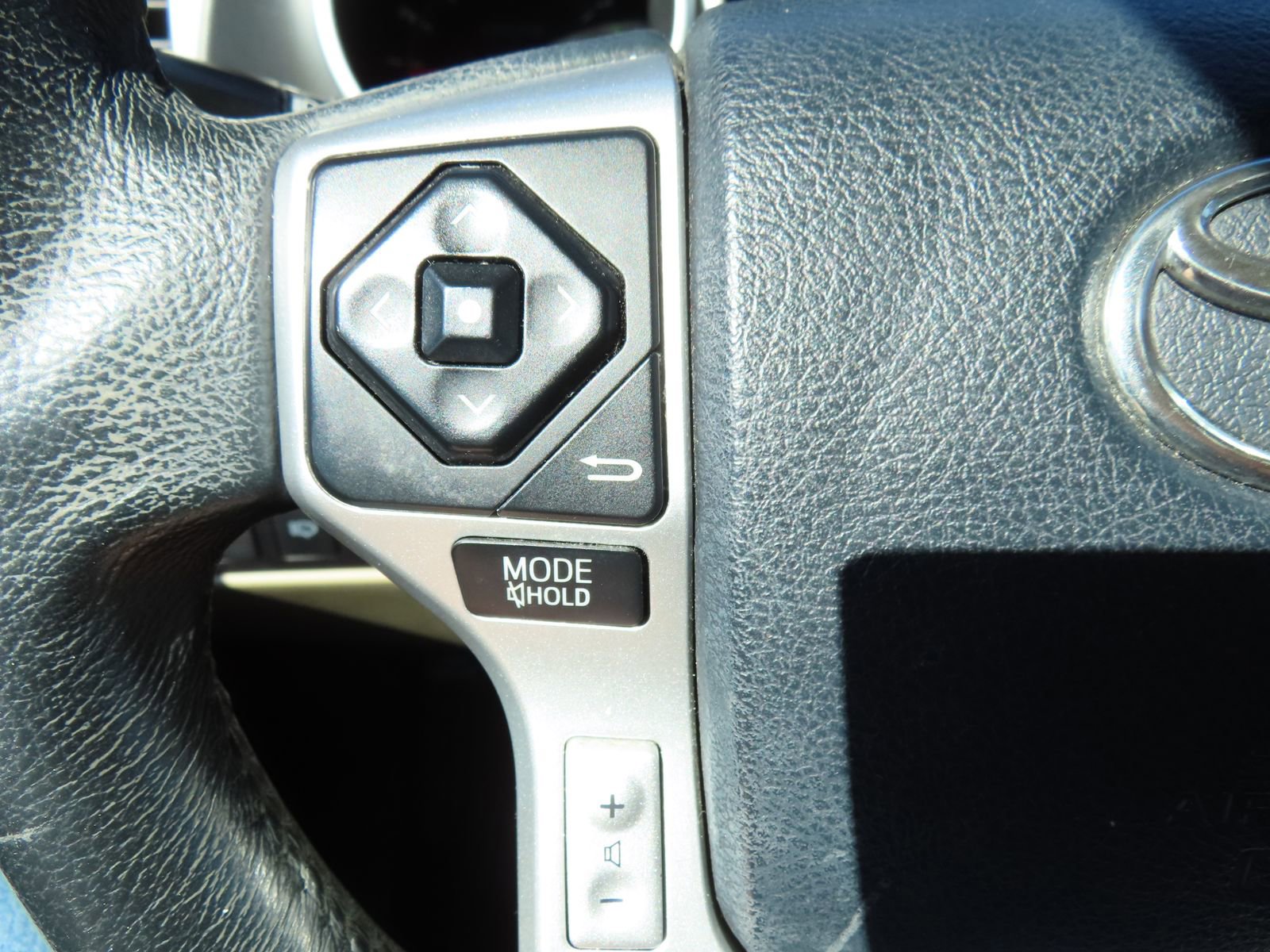 Used 2015 Toyota Sequoia Limited image 23