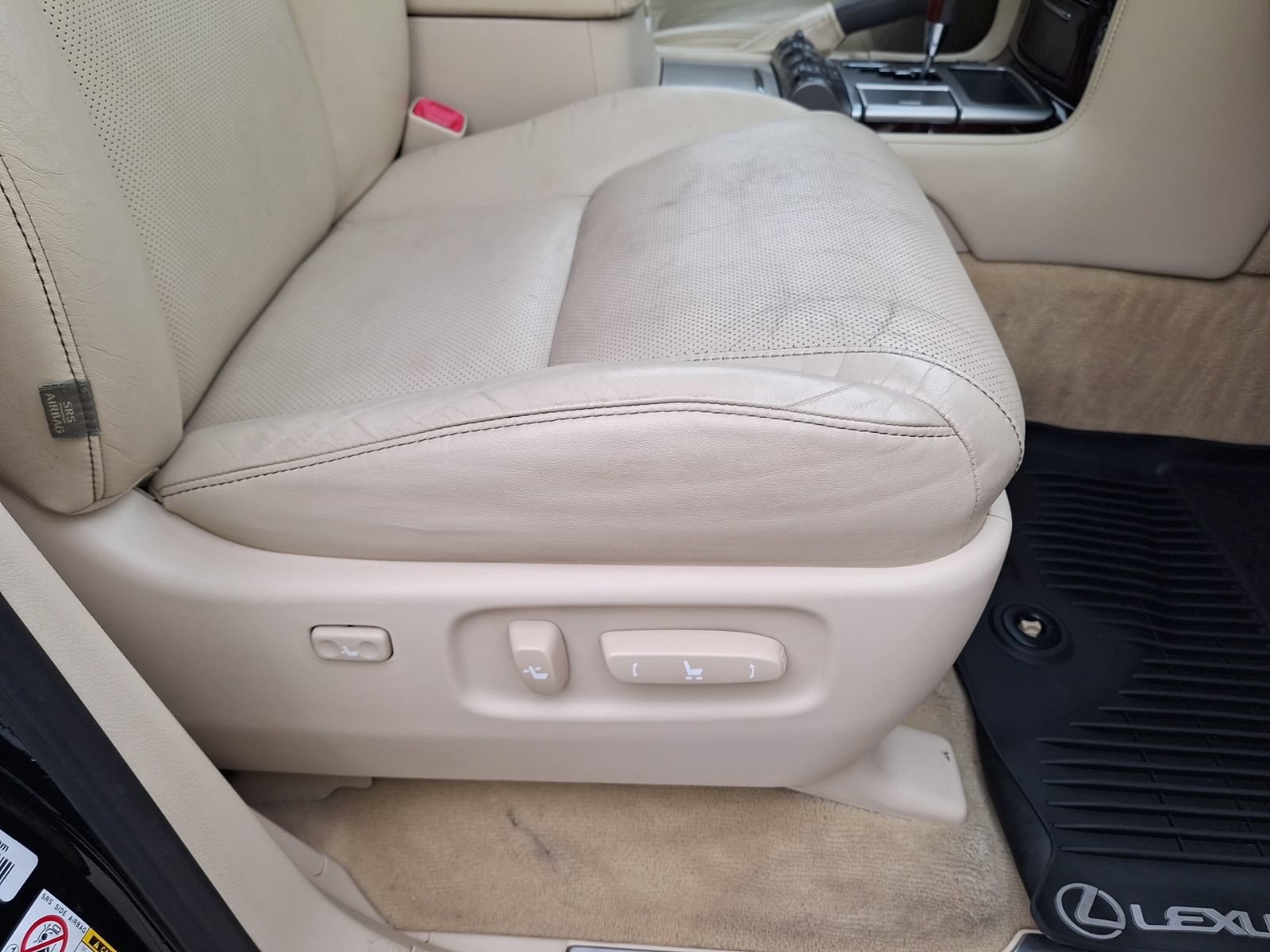 Used 2013 Lexus LX 570 4WD w/ Luxury Pkg image 36