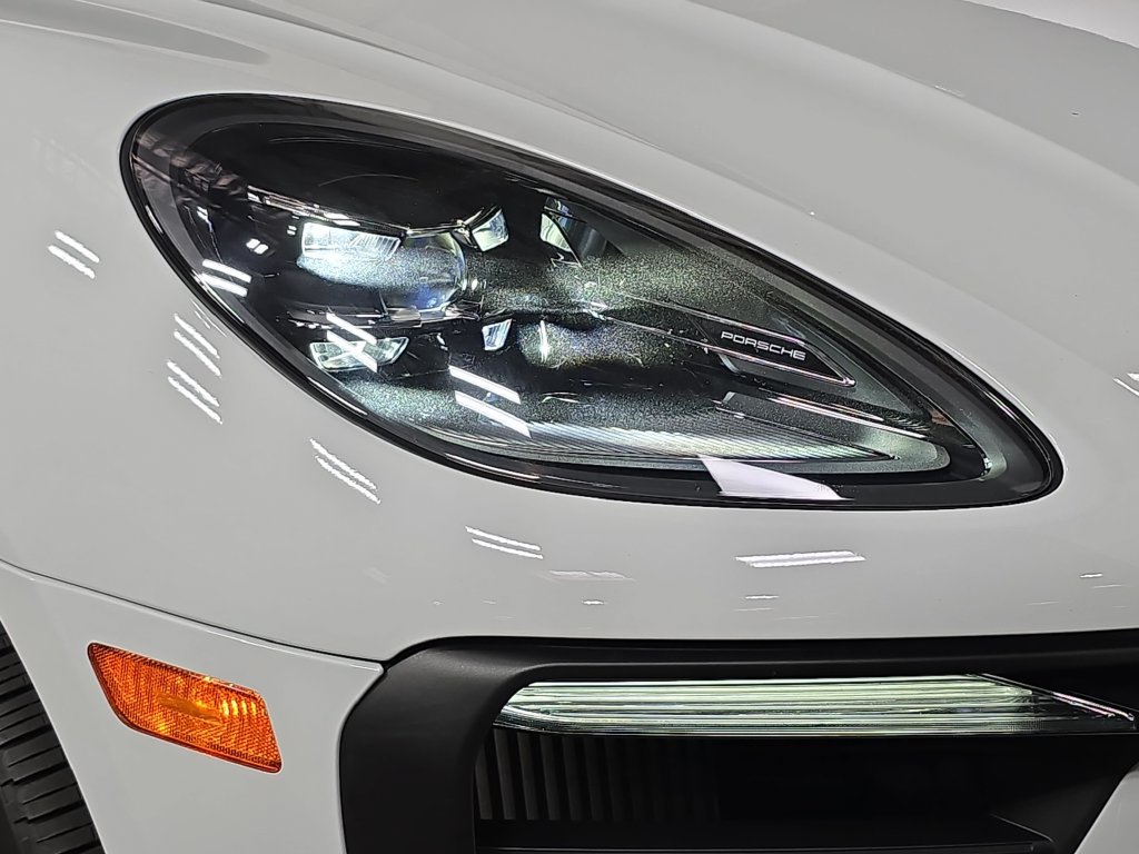 Certified 2026 Porsche Macan S AWD/4WD image 12