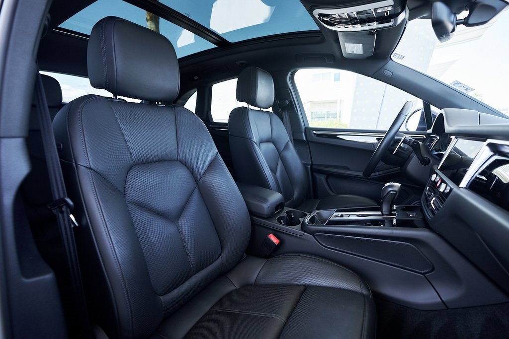 Used 2024 Porsche Macan image 29