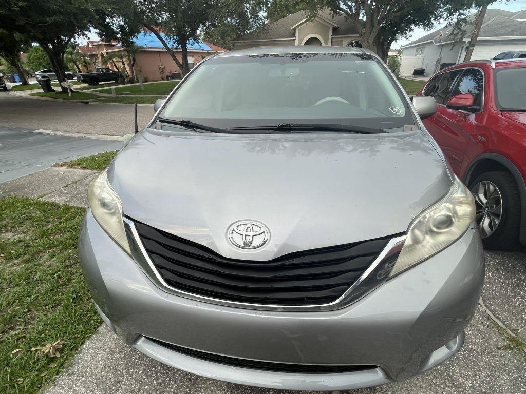 Used 2014 Toyota Sienna LE FWD image 20