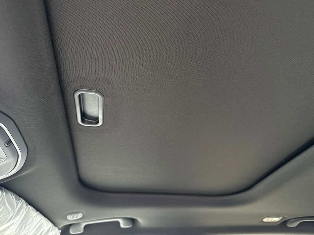 New 2025 Jeep Grand Cherokee Laredo X w/ Trailer Tow Package image 19