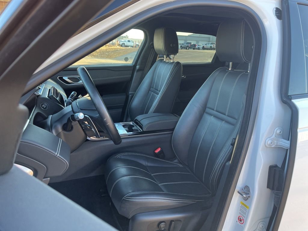 Used 2023 Land Rover Range Rover Velar R-Dynamic S image 19