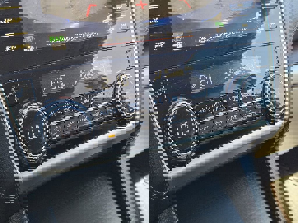 Used 2018 Subaru Outback 3.6R Limited image 12