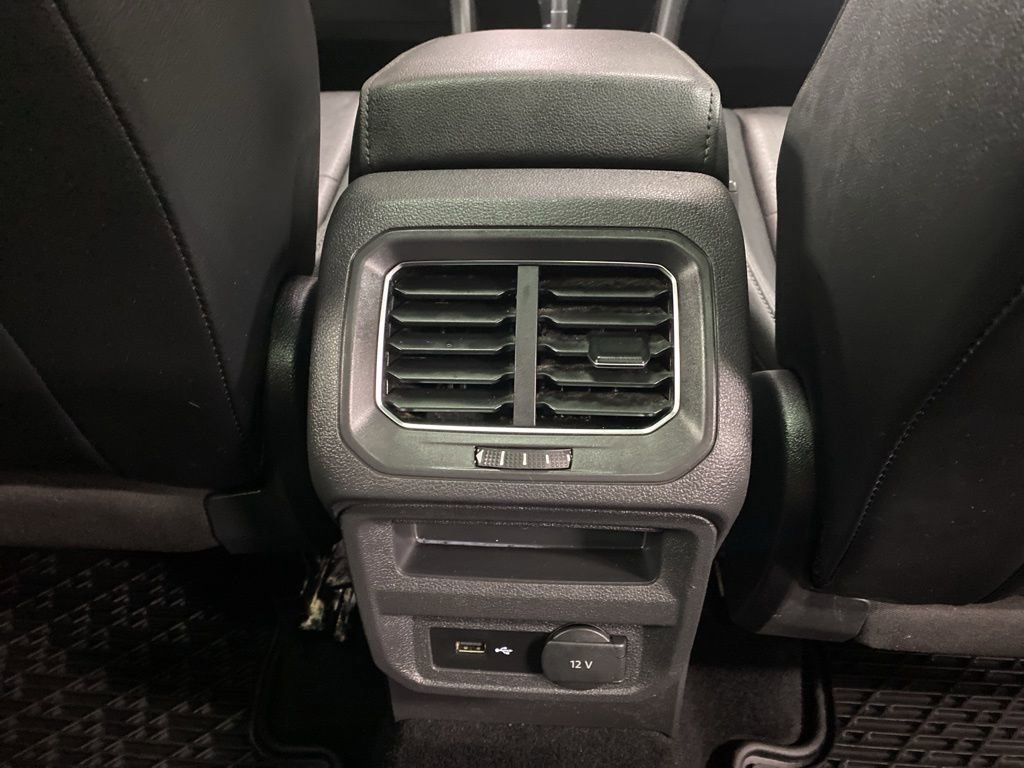 Used 2018 Volkswagen Tiguan SEL w/ 3rd Row Seat Package image 17