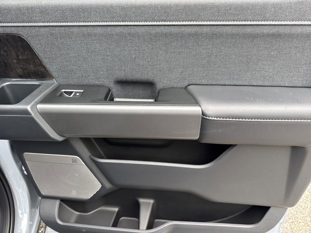 New 2026 Ford F250 Lariat w/ Black Appearance Package image 16