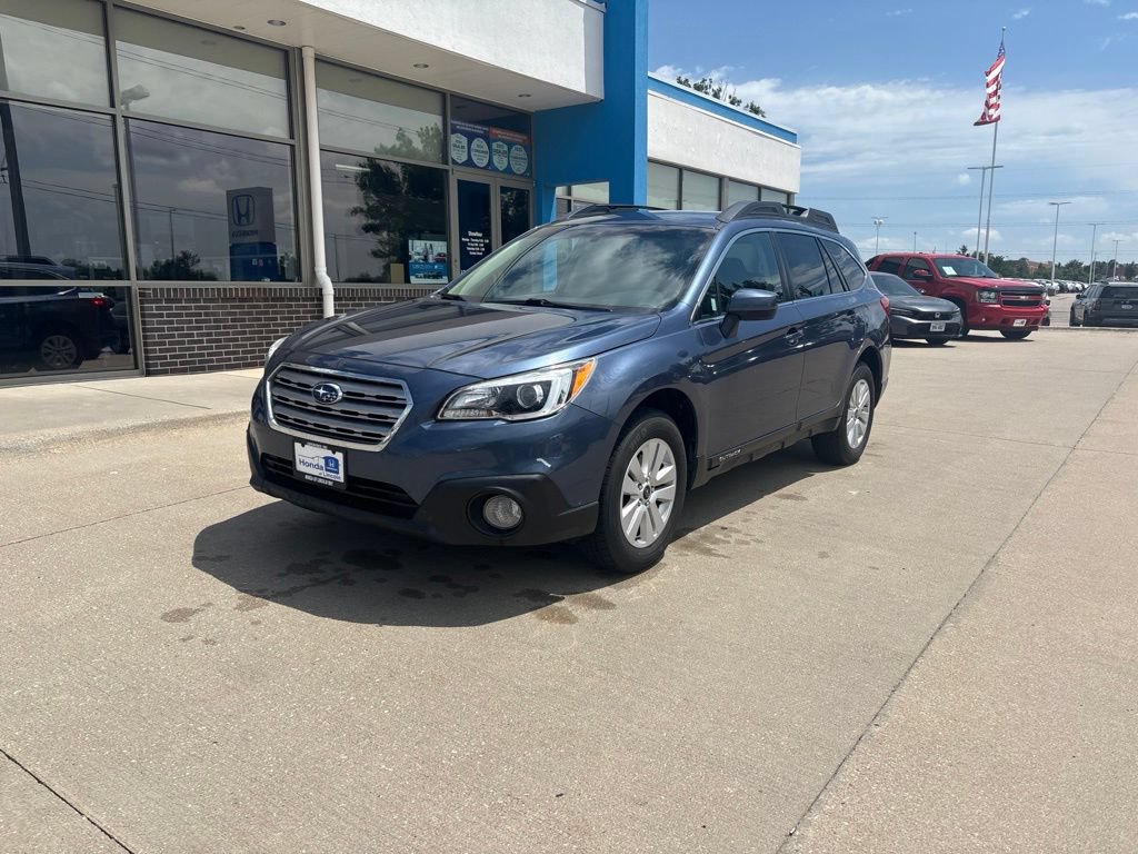 Used 2017 Subaru Outback 2.5i Premium AWD/4WD image 1