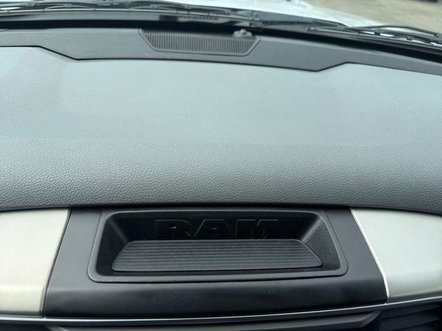 Used 2017 RAM 1500 Classic SLT w/ SLT Plus D←cor Group image 19