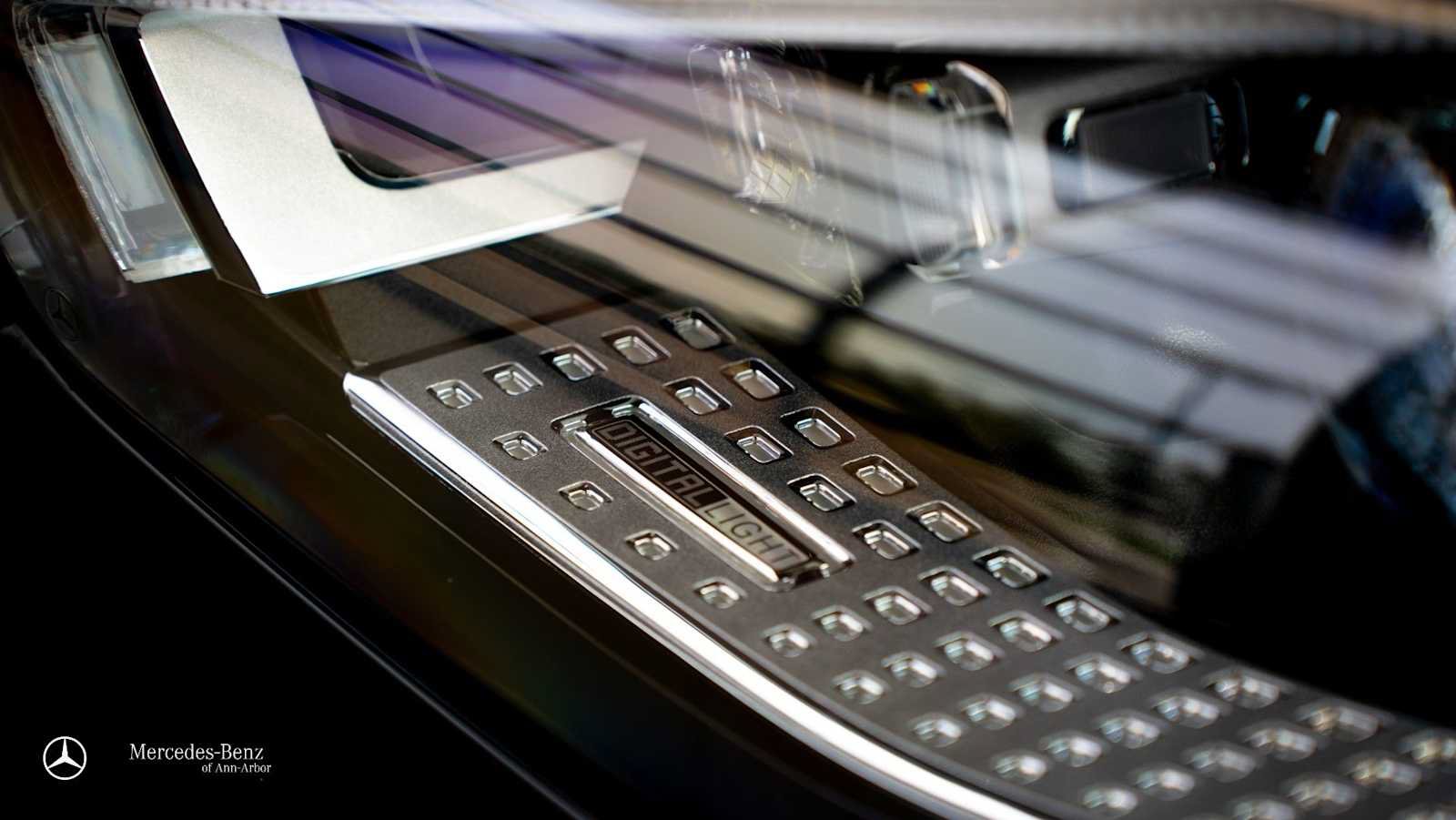Used 2025 Mercedes-Benz Maybach S 580 4MATIC image 9
