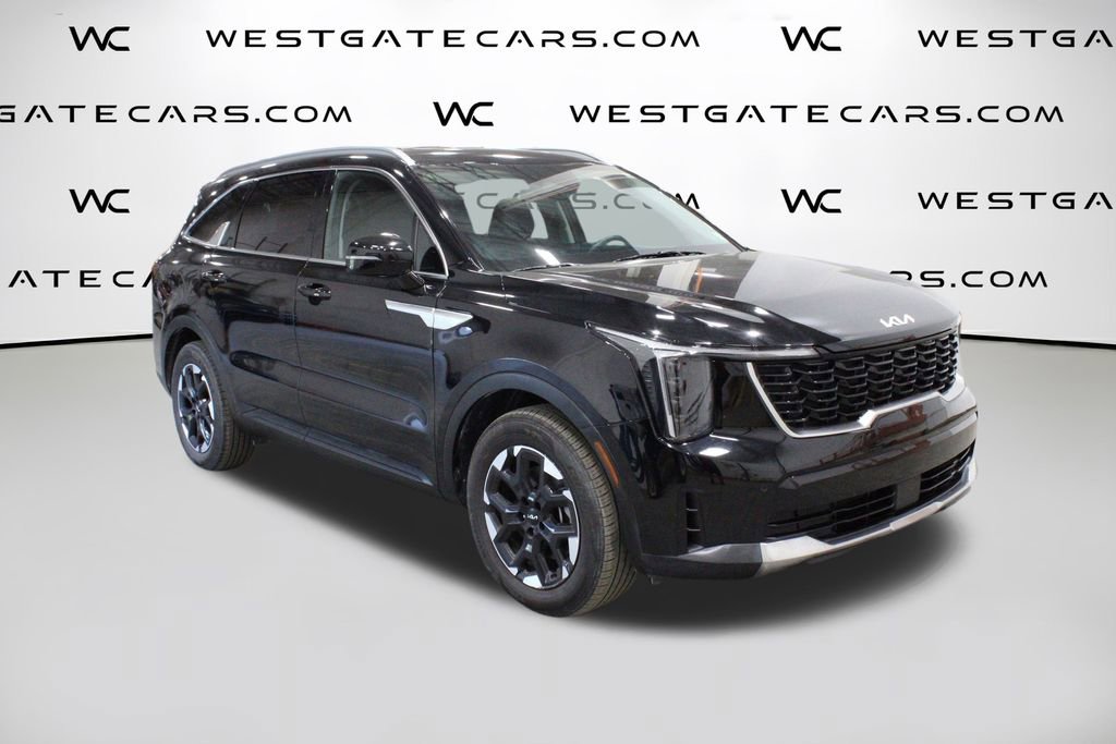 Used 2024 Kia Sorento S image 2