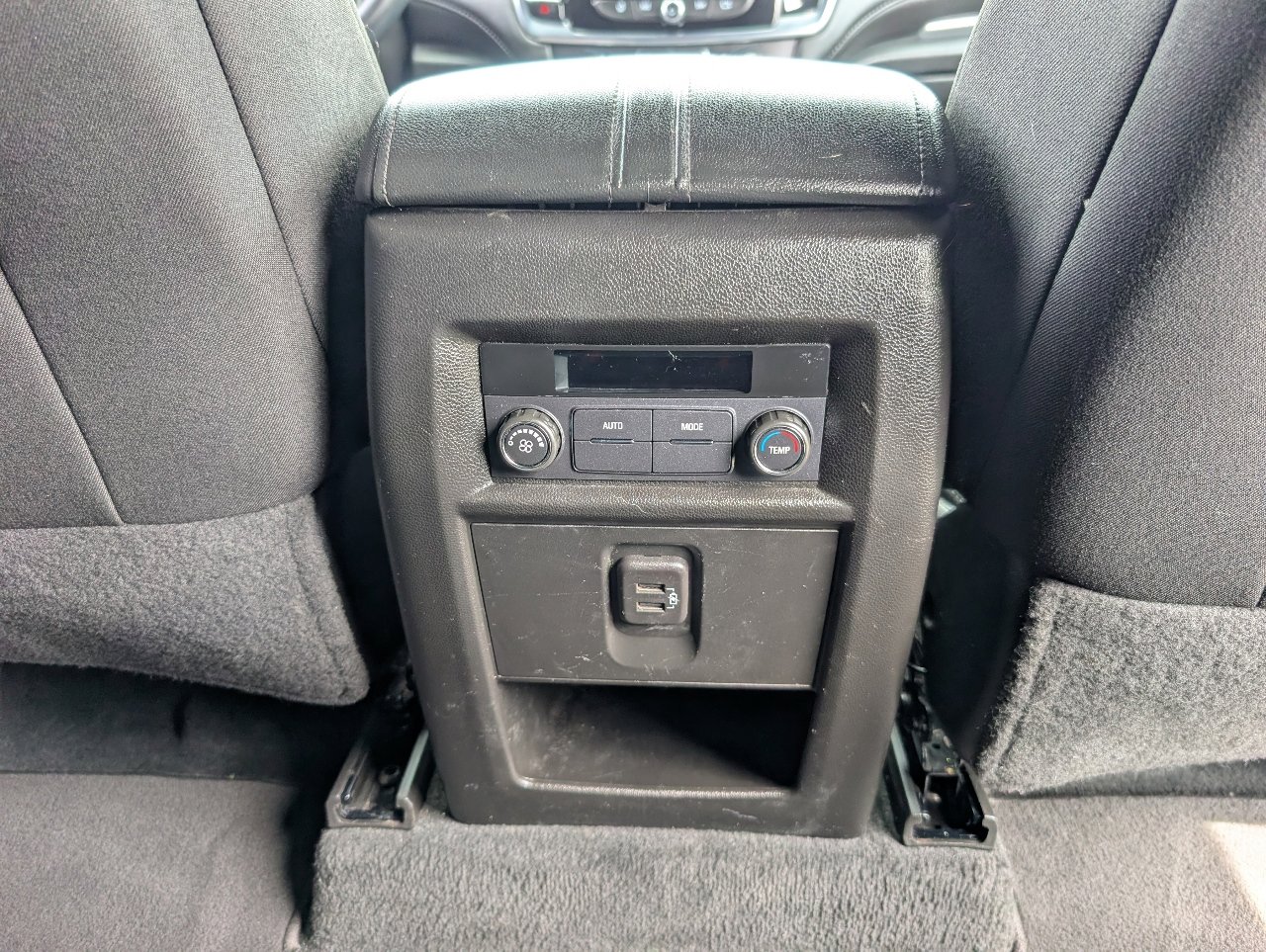 Used 2023 Chevrolet Traverse LT image 8