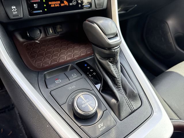 Used 2020 Toyota RAV4 Limited w/ Limited Grade Weather Package AWD/4WD image 20
