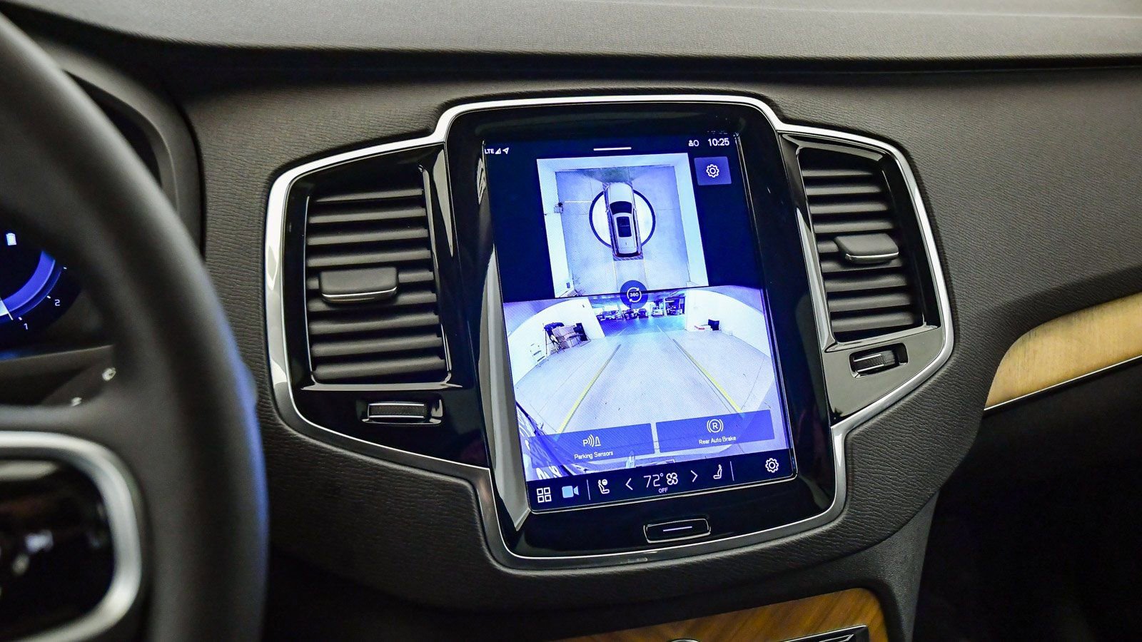 Certified 2025 Volvo XC90 B6 Ultra image 25